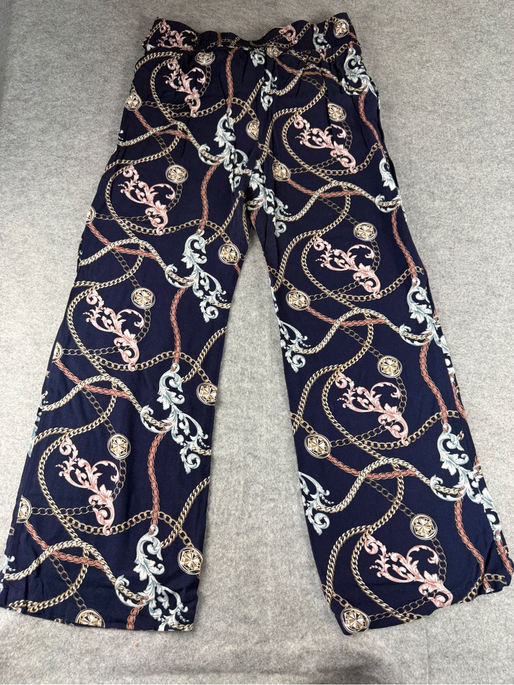 GUESS Navy Baroque Chain Print Wide Leg Pants Size Large - Picture 6 of 7